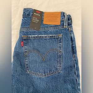 Levi’s Wedgie Icon Jeans NWT size 30